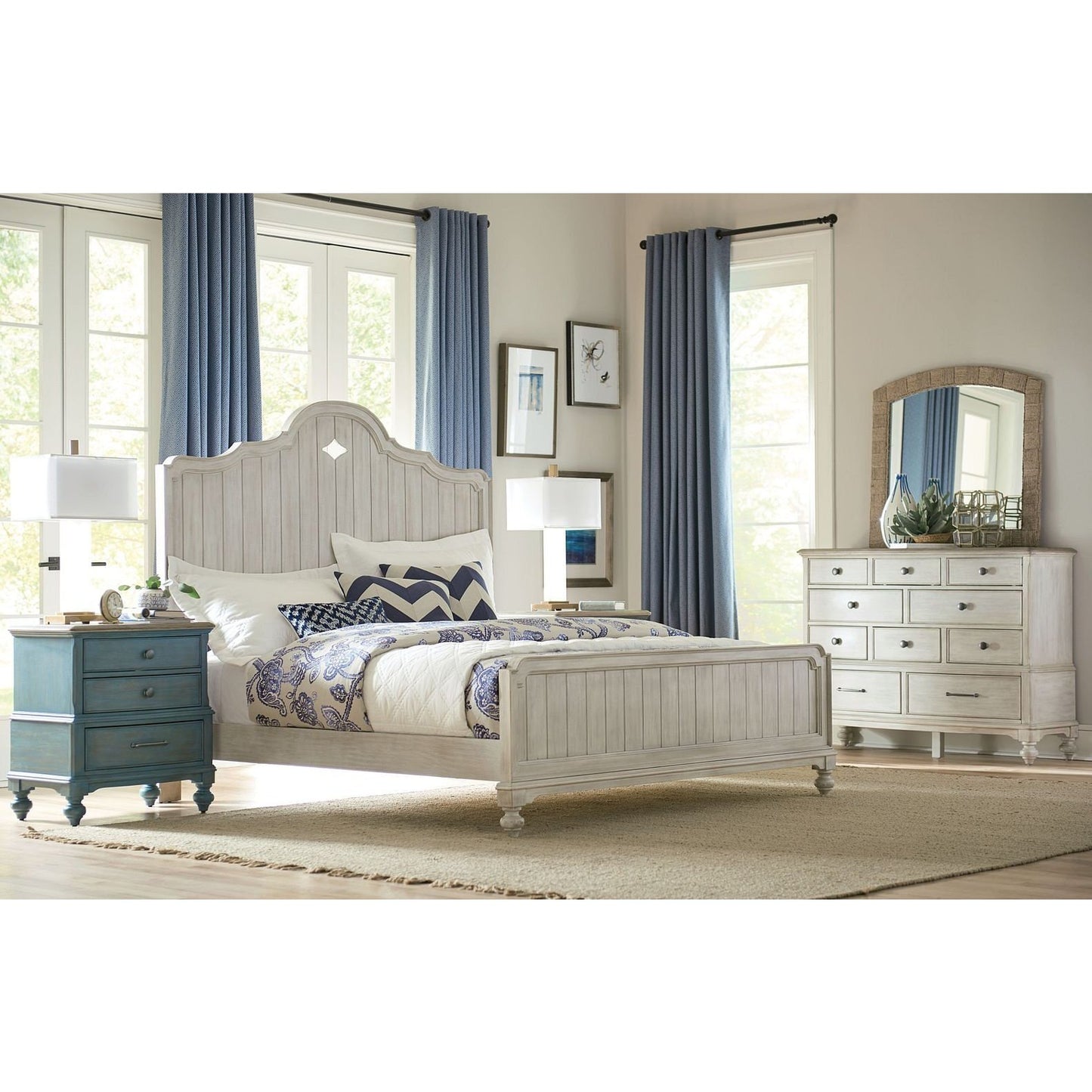 Laurel Panel King Bed