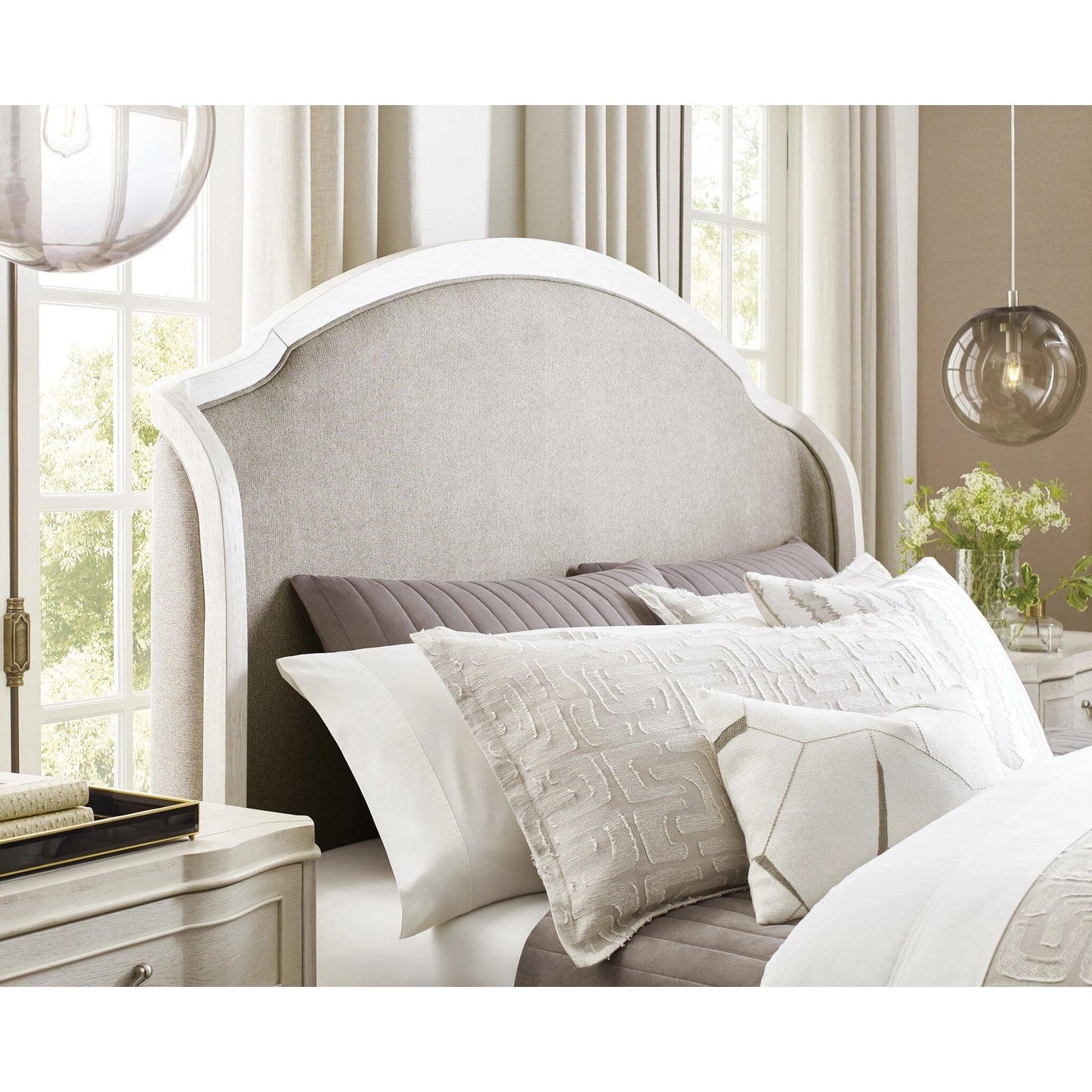 Carlyn Queen Upholstered Queen Bed